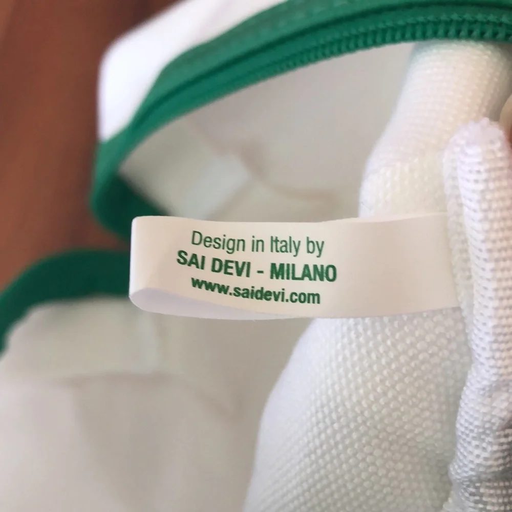 Brand new Mario Badescu Collapsable Cosmetic Bag